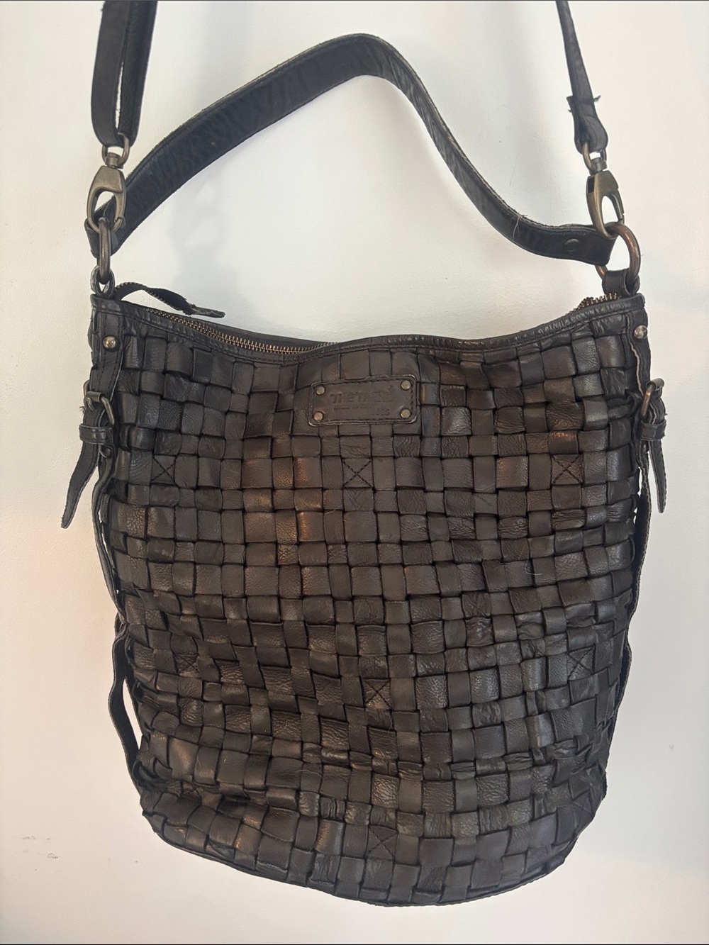 Vera Pelle (the trend) Black Woven Leather Shoulder Bag